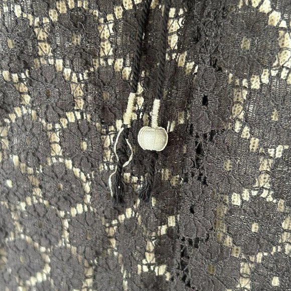 Free People Boho Chic Cotton Blend Lace Floral Top Loose Fit MED to LARGE - Picture 9 of 9